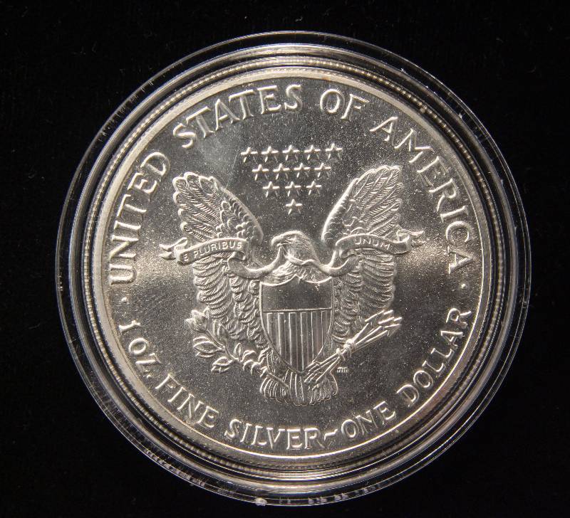 1989 AMERICAN SILVER EAGLE 1 TROY OZ. .999 FINE SILVER IN AIRTITE