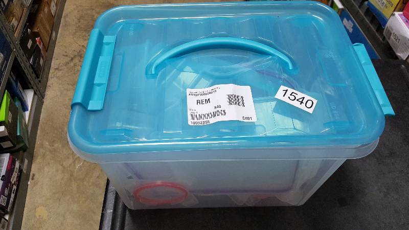 Snapware Airtight 30-Pc. Plastic Food Storage Container Set BROKEN HANDLE