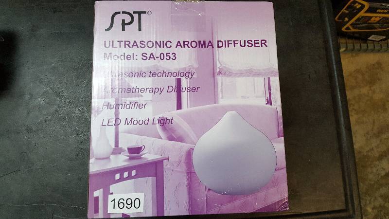 Ultrasonic aroma diffuseur-Humidifier with glass dome