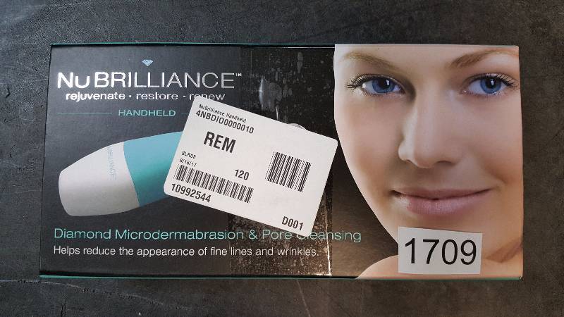 NuBrilliance Handheld Facial Brush