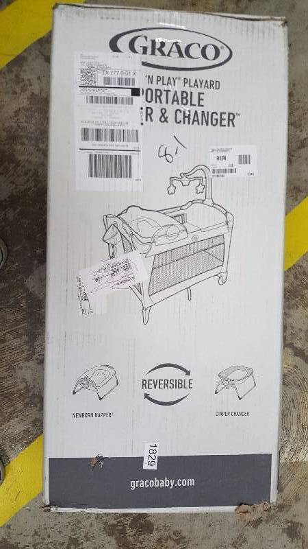 Graco Affinia Pack n Play with Changer & Napper