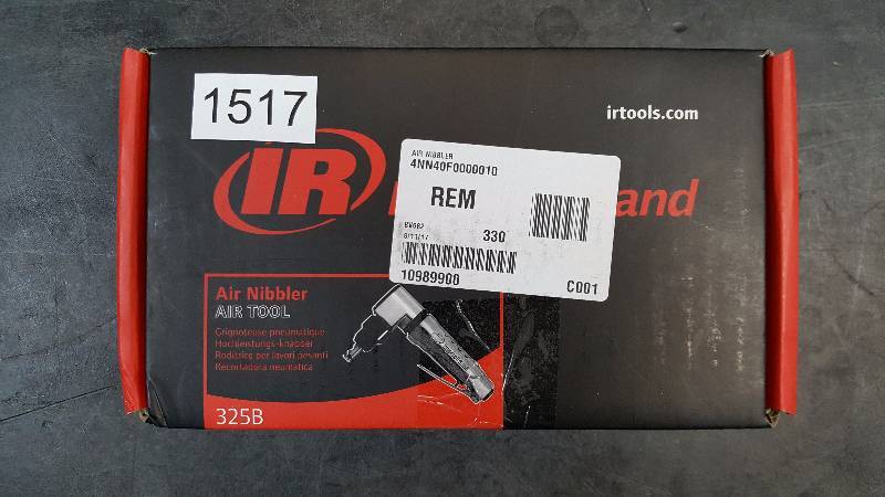lot 1517 image: Ingersoll Rand Heavy Duty Air Nibbler