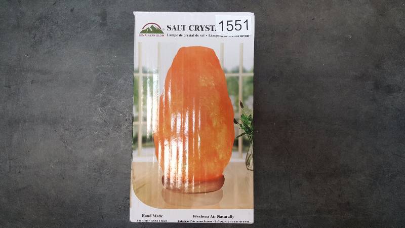 lot 1551 image: 7 - 9 Inch Himalayan Salt Lamp
