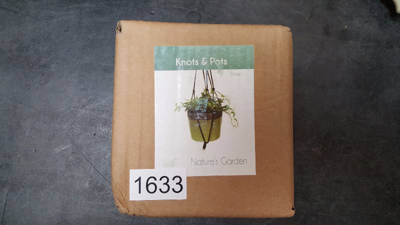 lot 1633 image: C&F Enterprises 9 Lotus Blossum Bowl Black