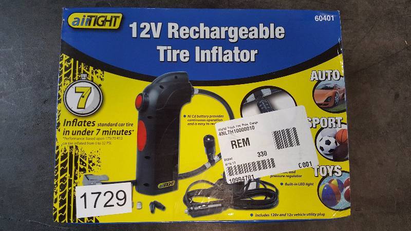 lot 1729 image: Performance Tool Digital Truck Tire Pressure Gauge