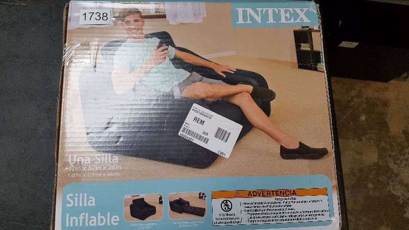 lot 1738 image: Intex Plush Pull-Out Inflatable Chair&nbspBlack