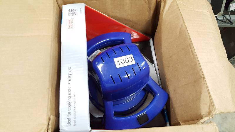 lot 1803 image: AutoRight 10 Corded Buffer and Bufferpads