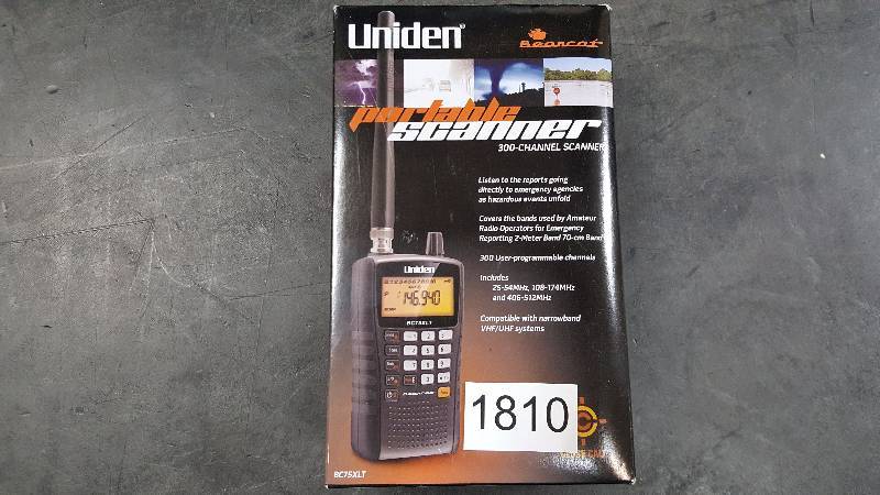 lot 1810 image: Uniden Bearcat 300-Channel Analog Handheld Scanner