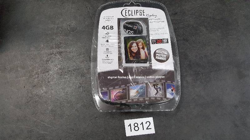 lot 1812 image: Eclipse Replay 4GB Video MP3 Digital Keychain&nbspSilver