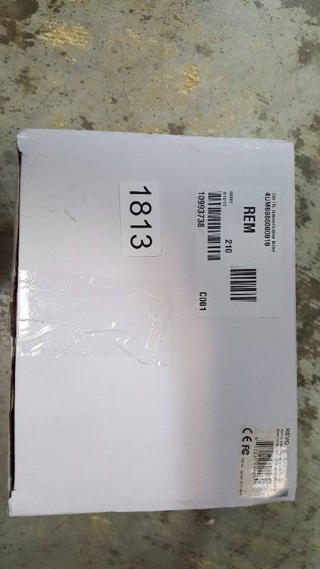 lot 1813 image: Revo 700 TVL IndoorOutdoor Bullet Camera
