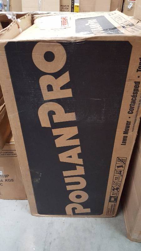 lot 1917 image: Poulan Pro 21 Push Gas Lawn Mower