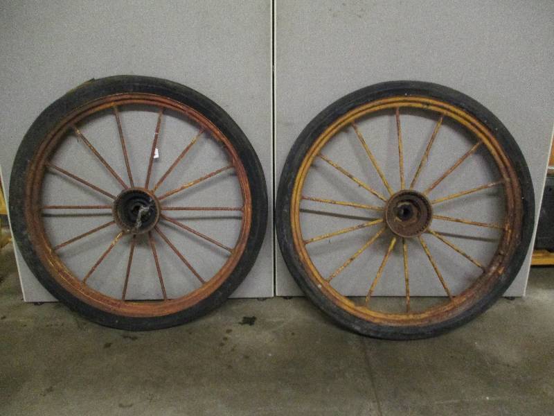 lot 4 image: Vintage Wheels with Rubber Tires
