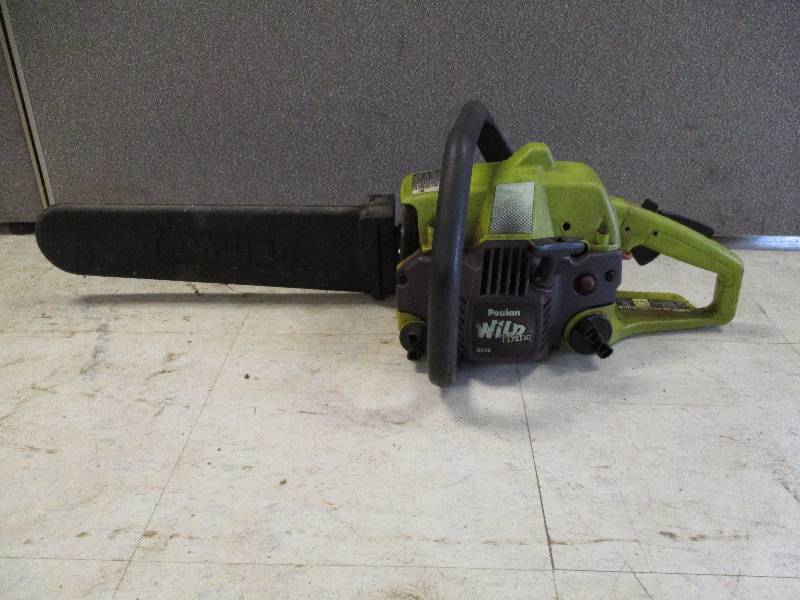 lot 31 image: Poulan Chainsaw