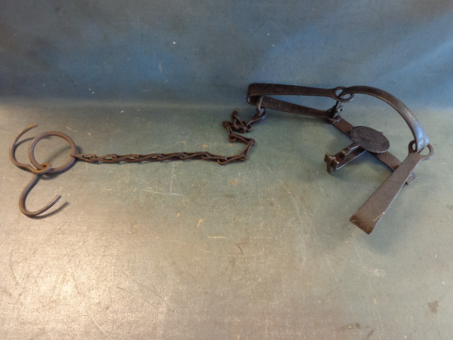 lot 69 image: Oneida Jump Trap