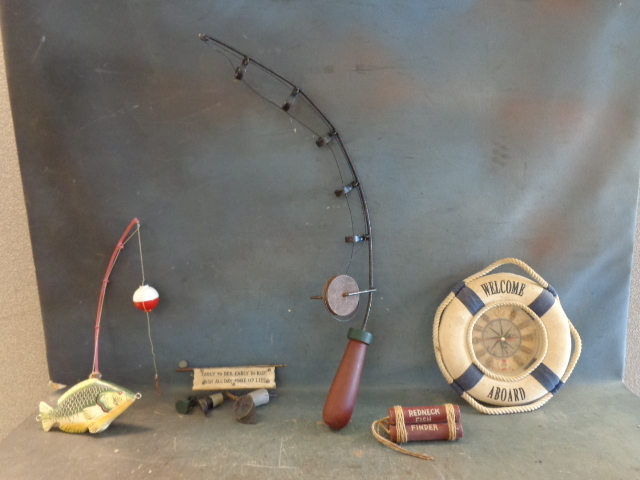 lot 79 image: Fishing Decor