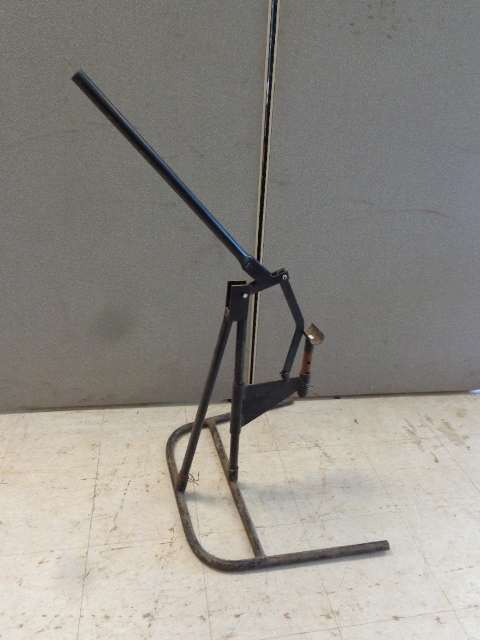 lot 93 image: Snowmobile Jack