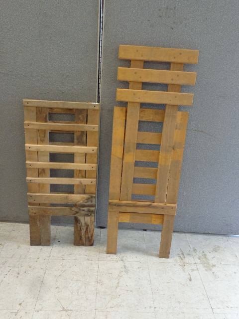 lot 101 image: Collapsible Chairs