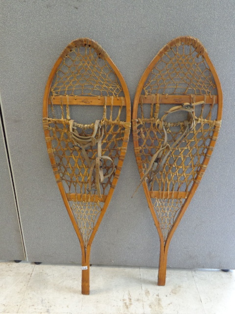 lot 102 image: Snow Shoes
