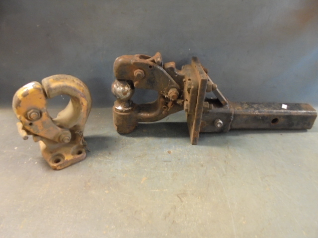 lot 126 image: Pintle Hitches