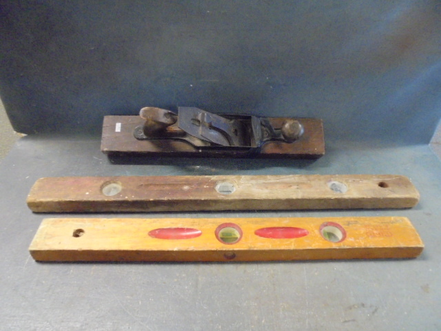 lot 127 image: Wood Levels & Hand Planer