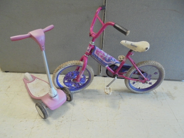 lot 162 image: Girls Bicycle and Scooter