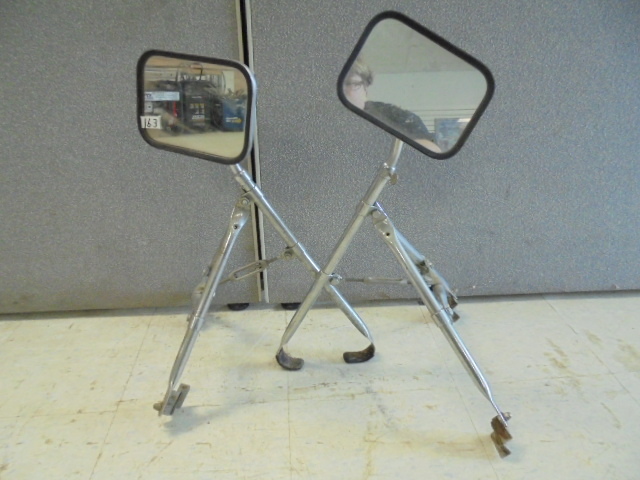 lot 163 image: Extended Truck Side Mirrors