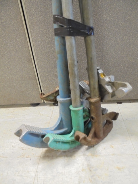 lot 22 image: Conduit Benders