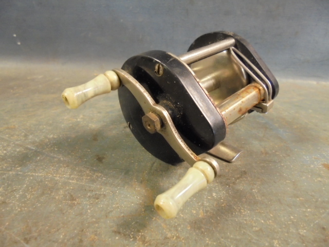 lot 72 image: Vintage Fishing Reel