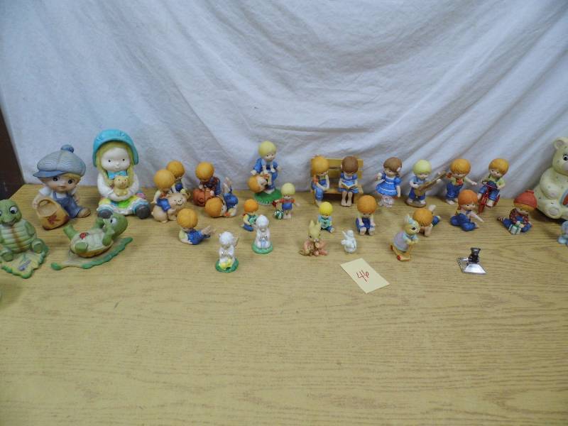 Figurines