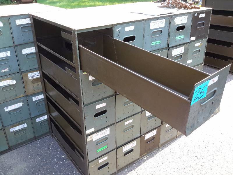 lot 25 image: 25 drawer storage cabinet.. VERY HEAVY