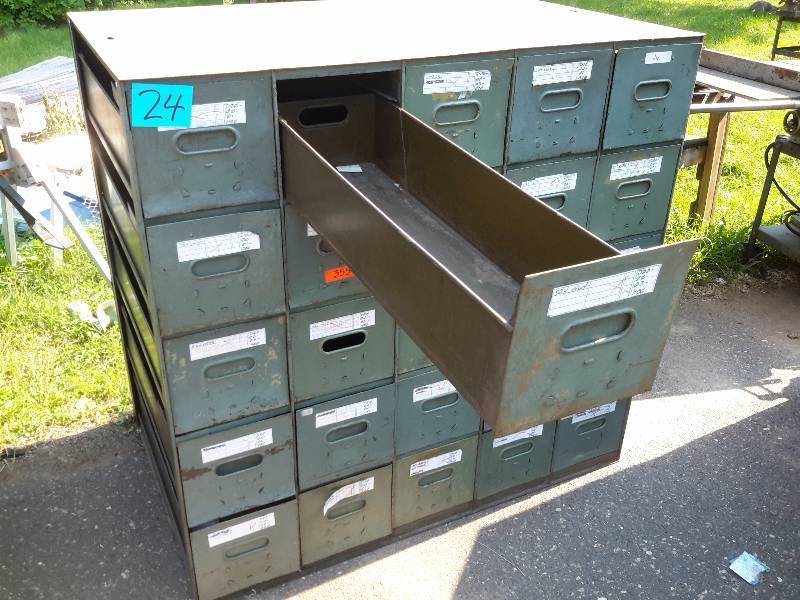 lot 24 image: 25 drawer storage cabinet.. VERY HEAVY