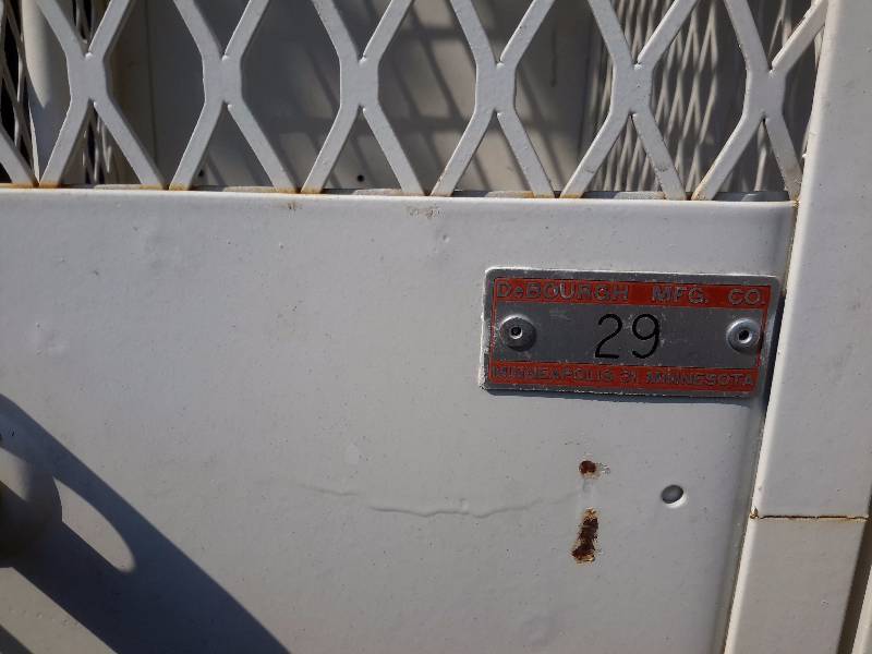 lot 7 image: 4 section locker system..