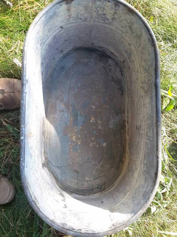 lot 45 image: Vintage Boiler.. Not sure if this one is copper