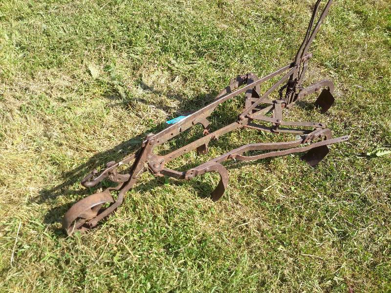 lot 53 image: Vintage Adjustable cultivator.. No markings