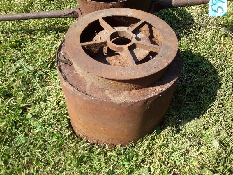 lot 59 image: 2 person smelters pot