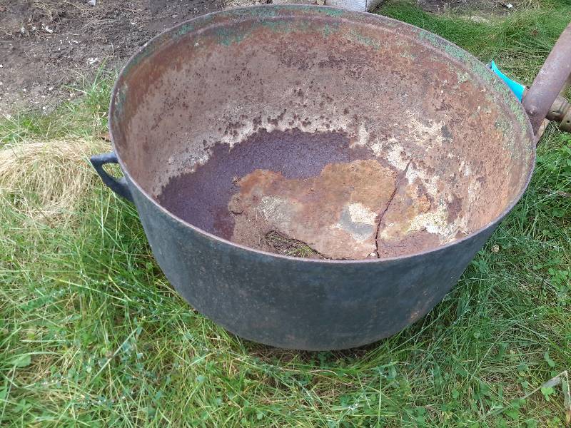 lot 88 image: Large Steel Pot