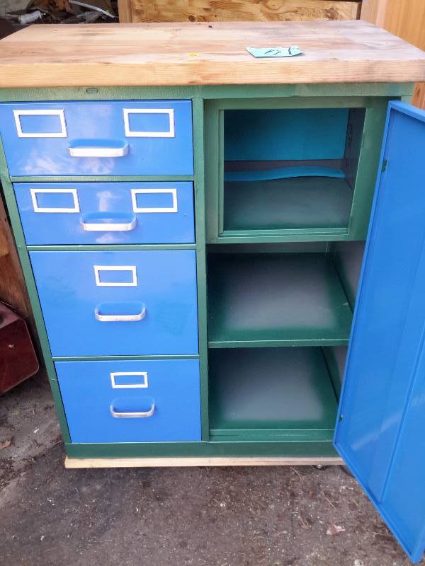 lot 31 image: Nice work benchStorage with Plank Top
