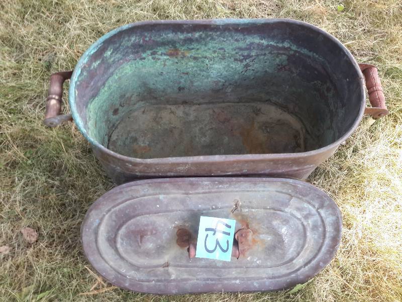 lot 43 image: Copper Boiler kettle with cover