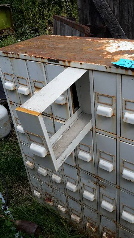 lot 26 image: 28 Drawer upright file cabinet