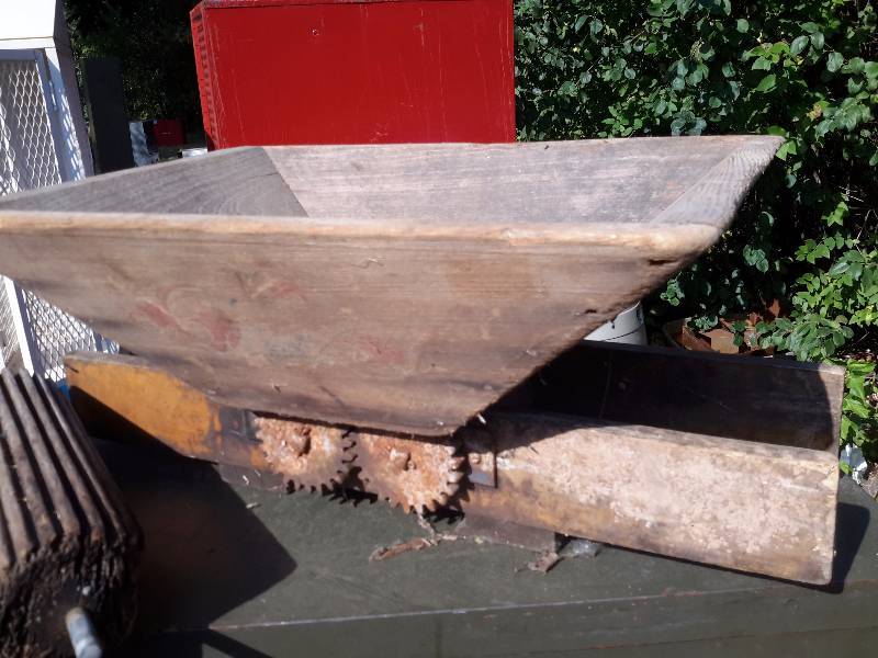 lot 87 image: We think this is a Vintage Washing Machine..Or parts of