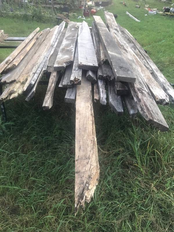 lot 124 image: Large lot of Barn Wood as pictured
