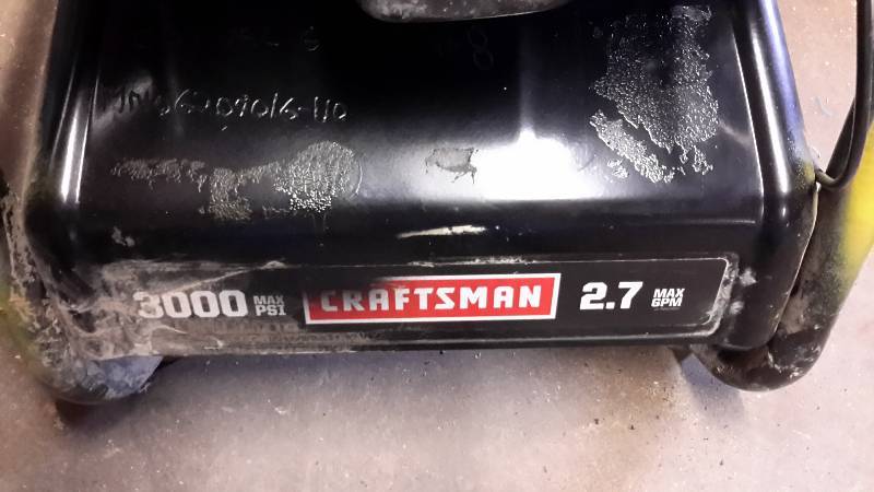 CRAFTSTMAN, 8.75 .  Briggs and sTratton  3000 psi, 2.7 GPM