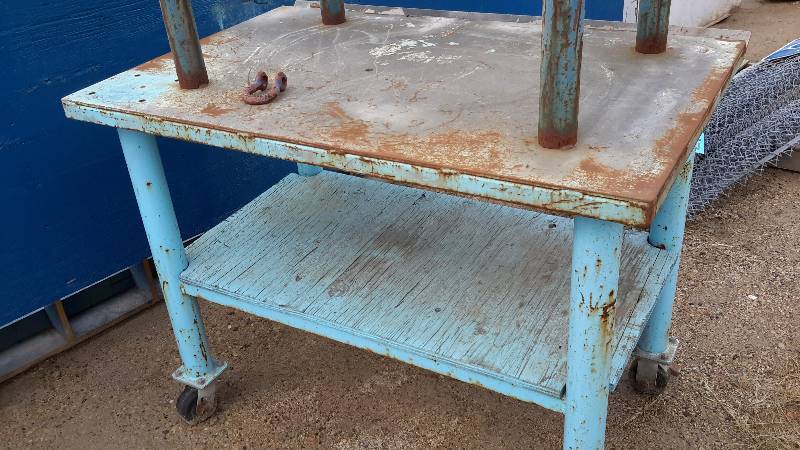 2 tiered, STEEL table