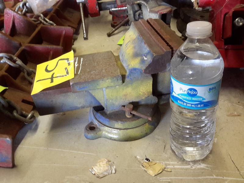 No Name Vise.. Approx No 4 size..