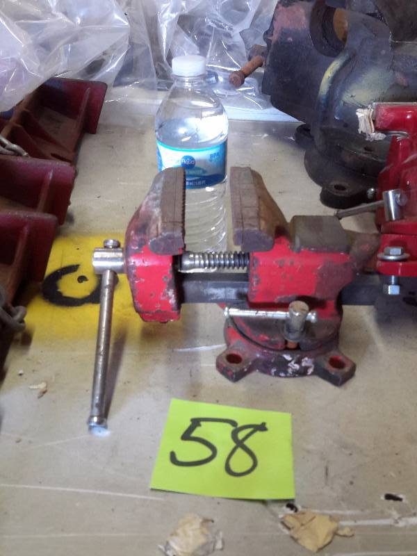 No Name Vise.. Approx No 4 size..