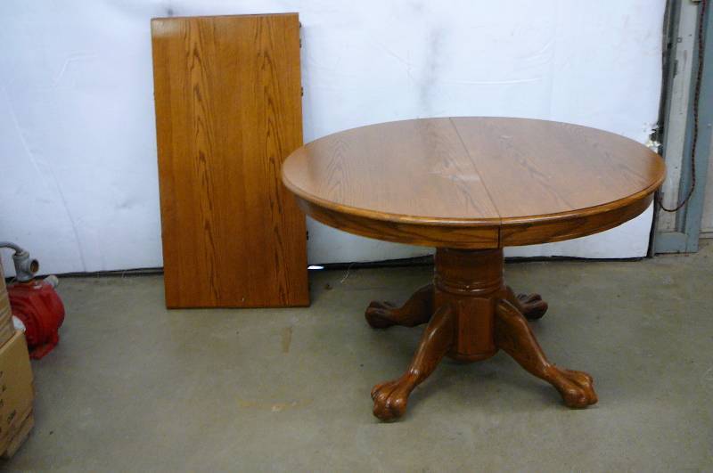 Vintage Round Table With Extra Leaf