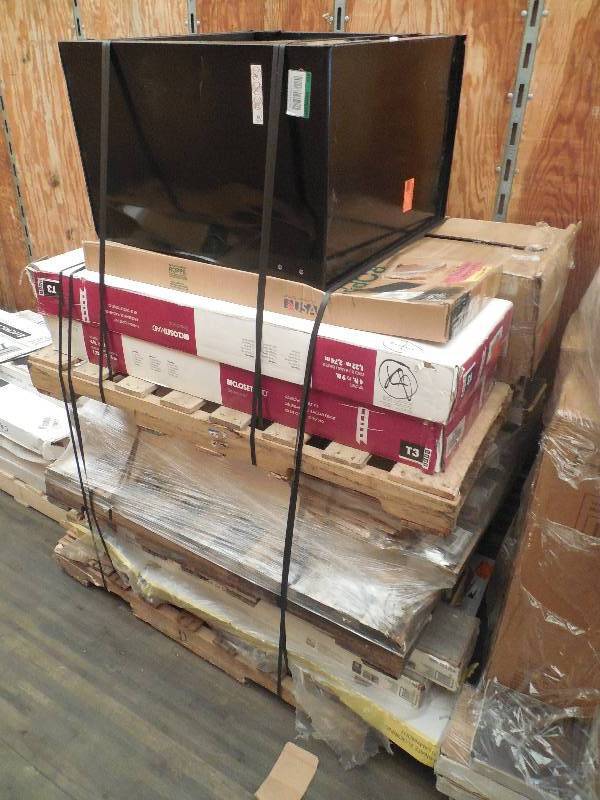 PALLET LOT OF FLOORING, CLOSET MAID ITEMS