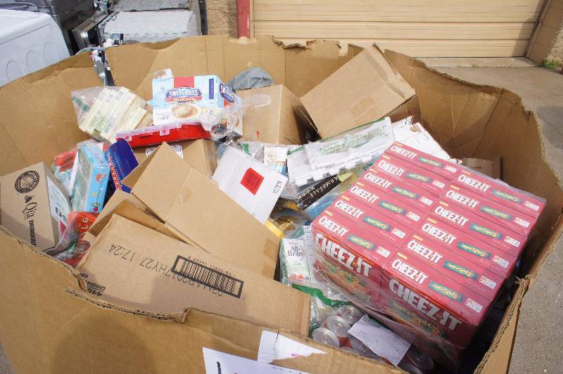 1 MASSIVE PALLET  LOT OF - FOOD RELATED ITEMS YOU GET EVERYTHING ON THE PALLET TONS OF MONEY TO BE MADE