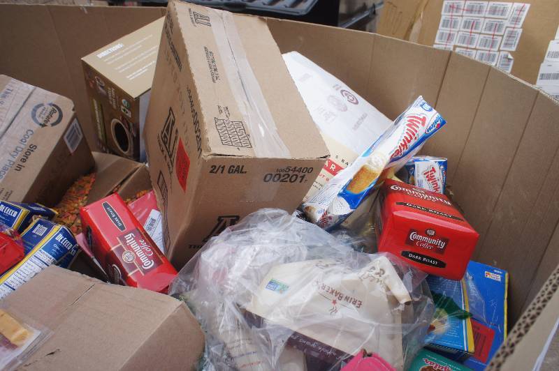 1 MASSIVE PALLET  LOT OF - FOOD RELATED ITEMS YOU GET EVERYTHING ON THE PALLET TONS OF MONEY TO BE MADE