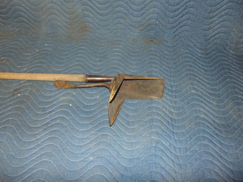 lot 23 image: Vintage Potato Digger